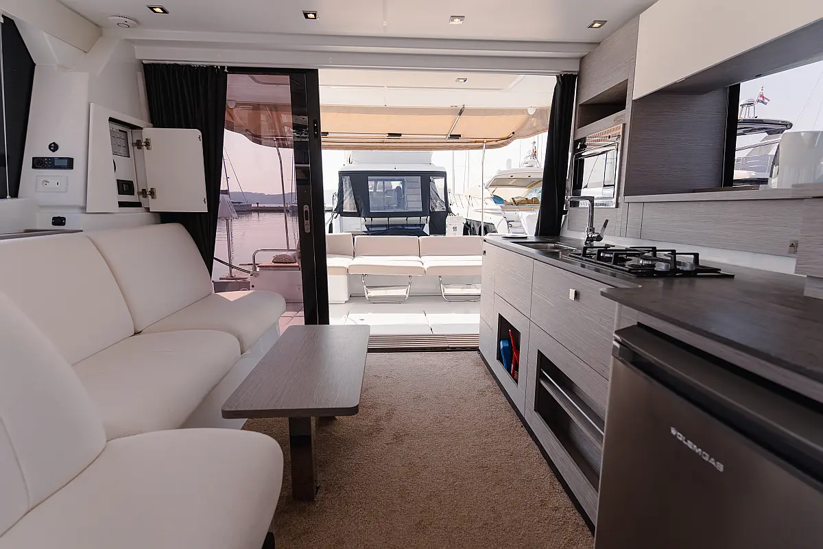 Fountaine Pajot MY4.S - exs2