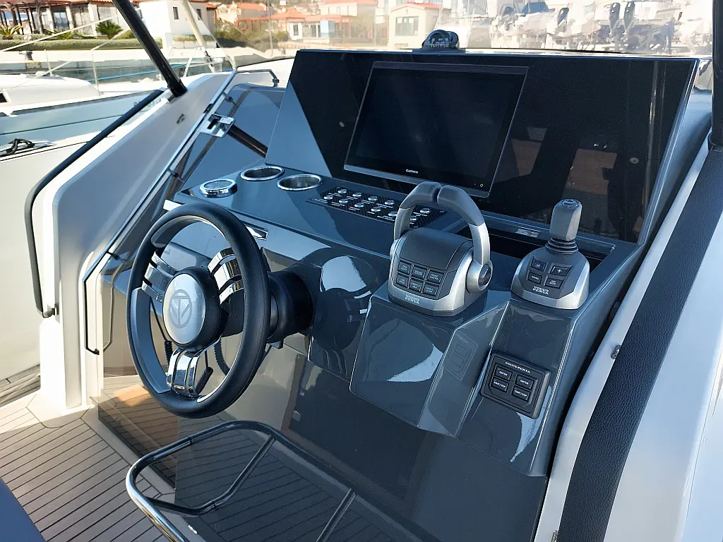 Tesoro T40 - interior