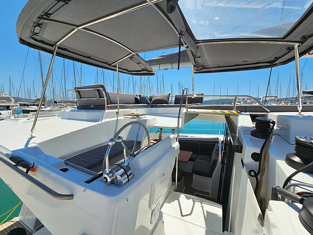 Fountaine Pajot Elba 45 - fly