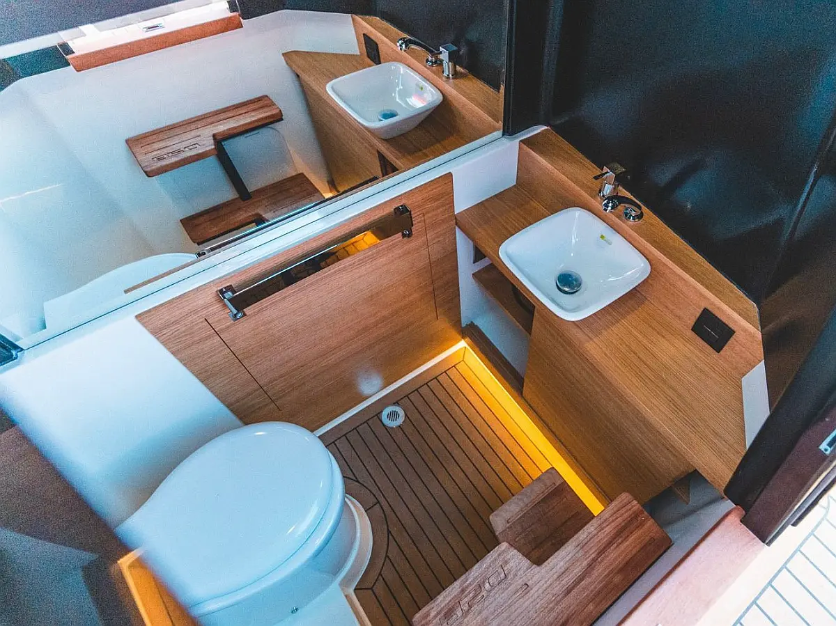 De Antonio D28 Open - Lav  - [Internal image]