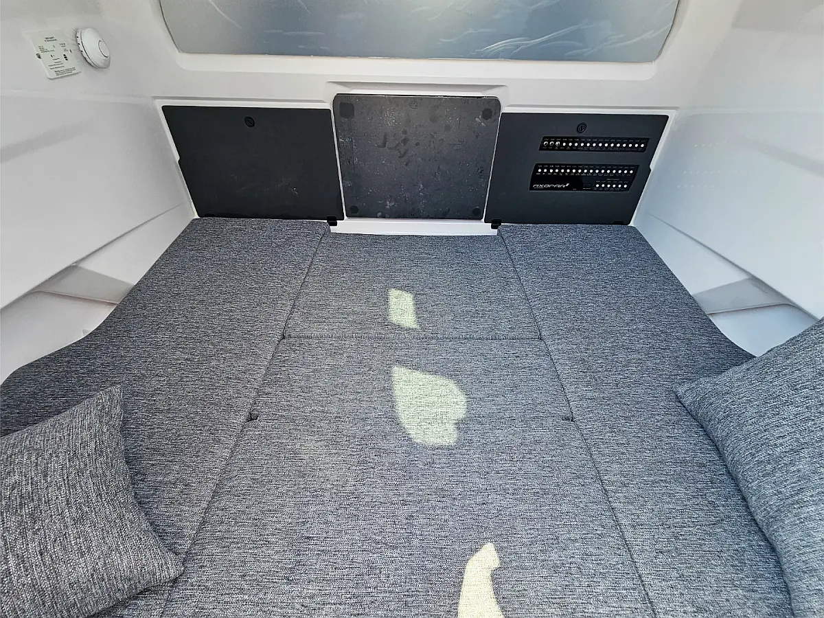Axopar 29 XC Cross Cabin - Ema  - [Internal image]