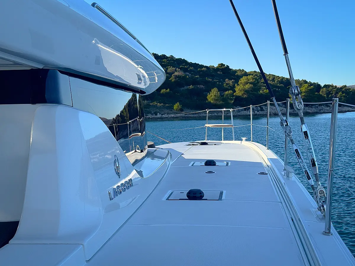 Lagoon 43
