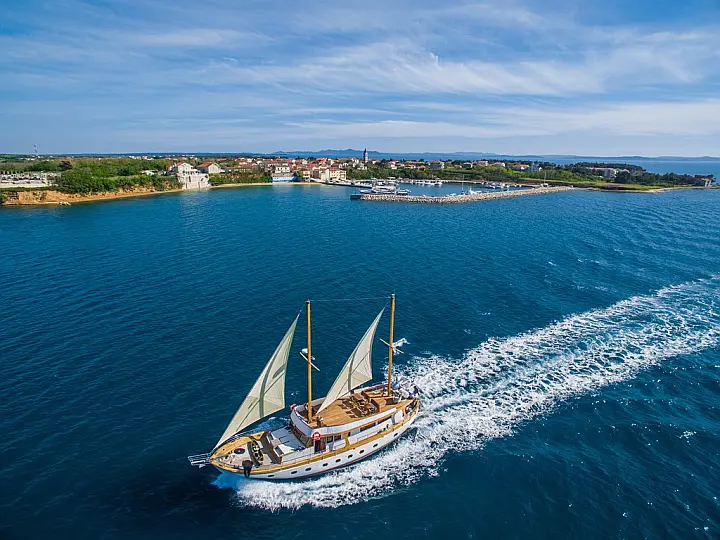 Gulet Adriatic Breeze - ADRIATIC BREEZE  - External image