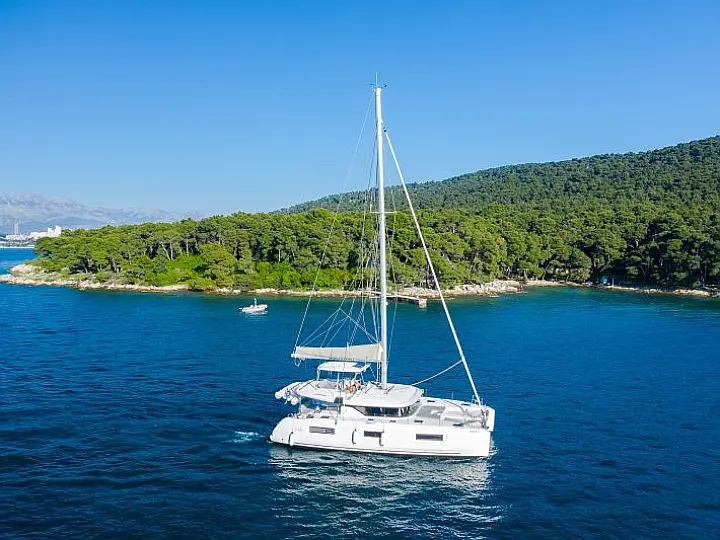 Lagoon 46  - ADRION  - External image