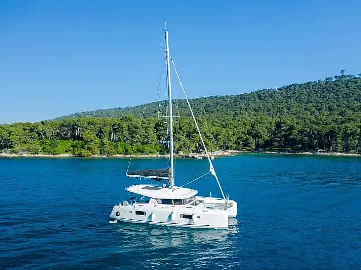Lagoon 42 - BRATTIA  - External image