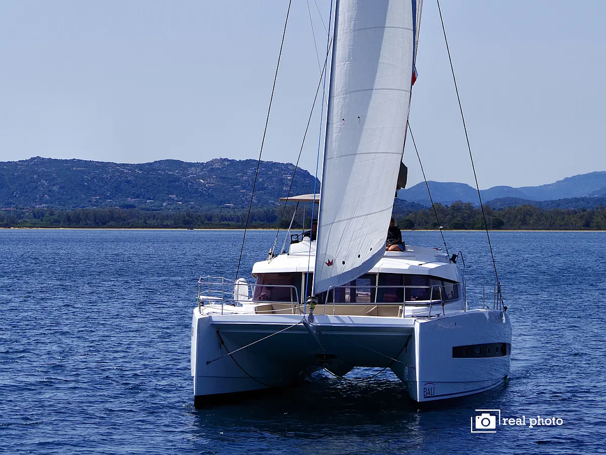 Bali 4.1 - Enya - Water maker, Solar Panel  - External image