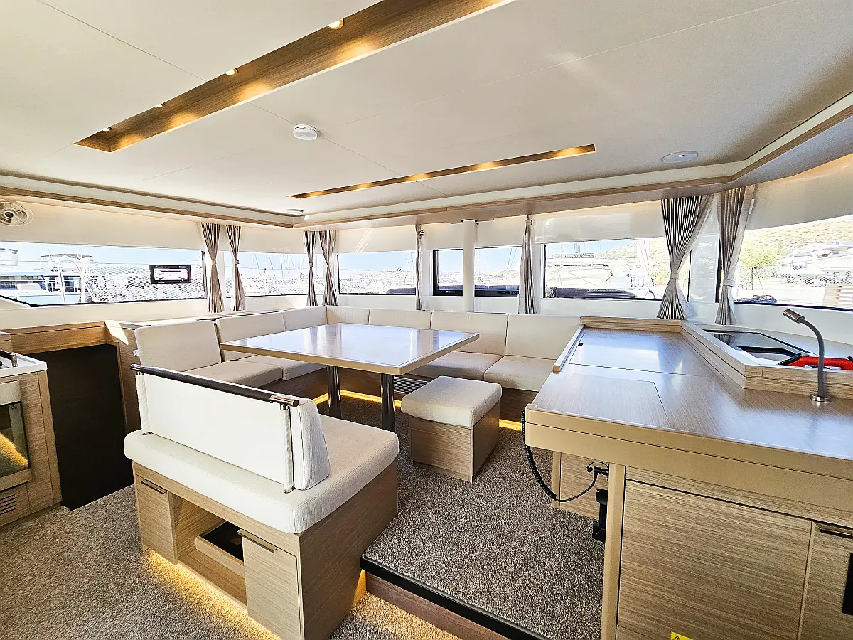 Lagoon 51 Fly - Nevera  - [Internal image]