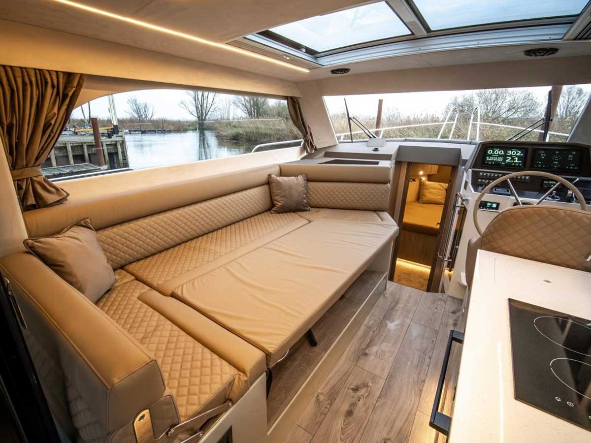 Maxima 37 - Hvar  - [Internal image]