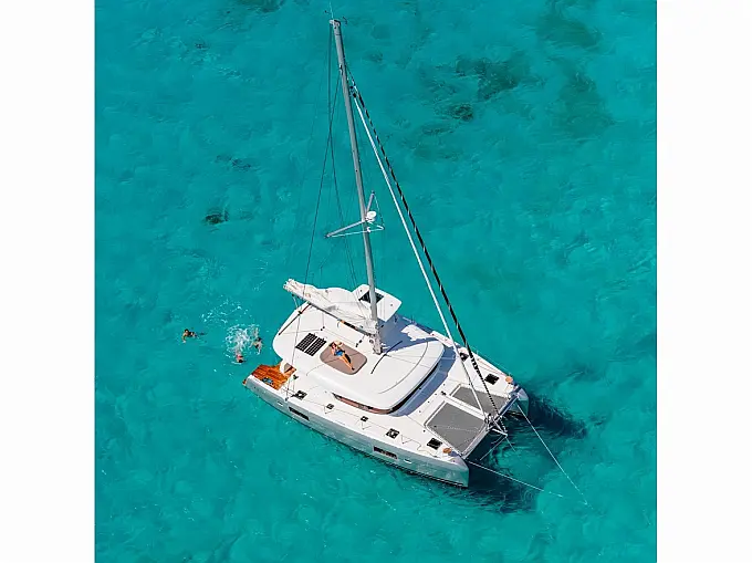 Lagoon 42